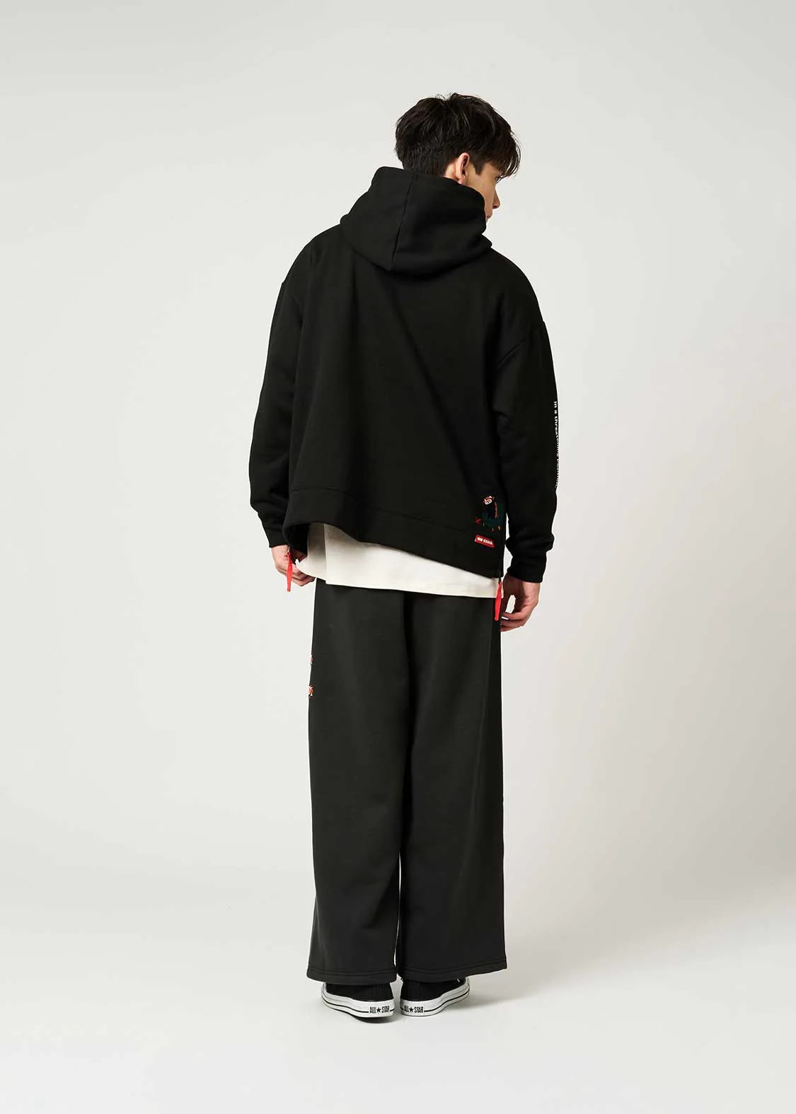 Ikaku Suwari | Fluffy Fleece Hoodie - Image 8
