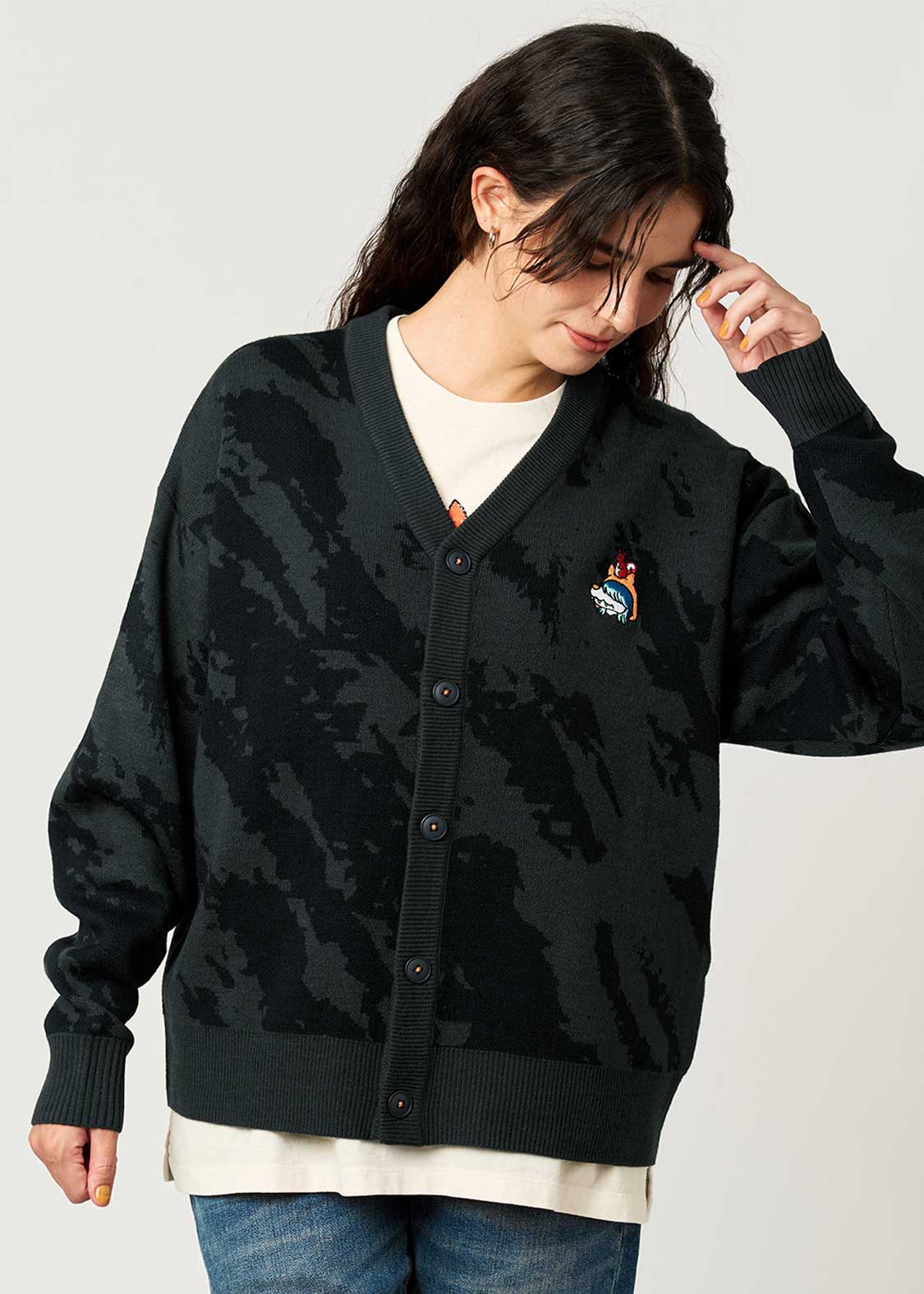Shonen Wolf | Jacquard V-Neck Knit Cardigan - Image 6