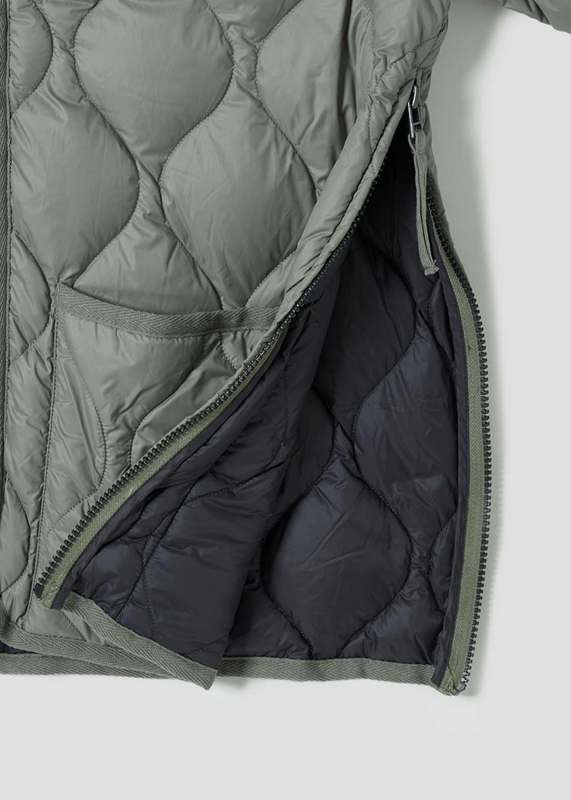 Beautiful Shadow x Taion B | Light Shell Down Jacket - Image 4