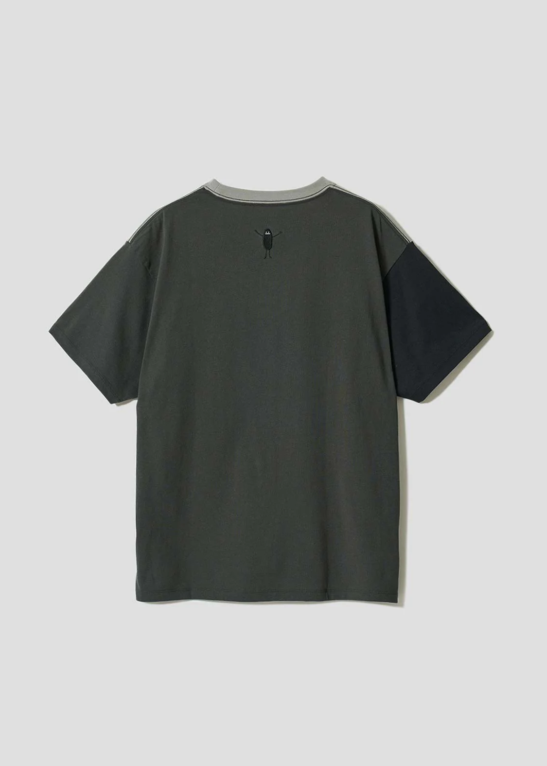 Beautiful Shadow | Hug Pocket Big T-Shirt - Image 2