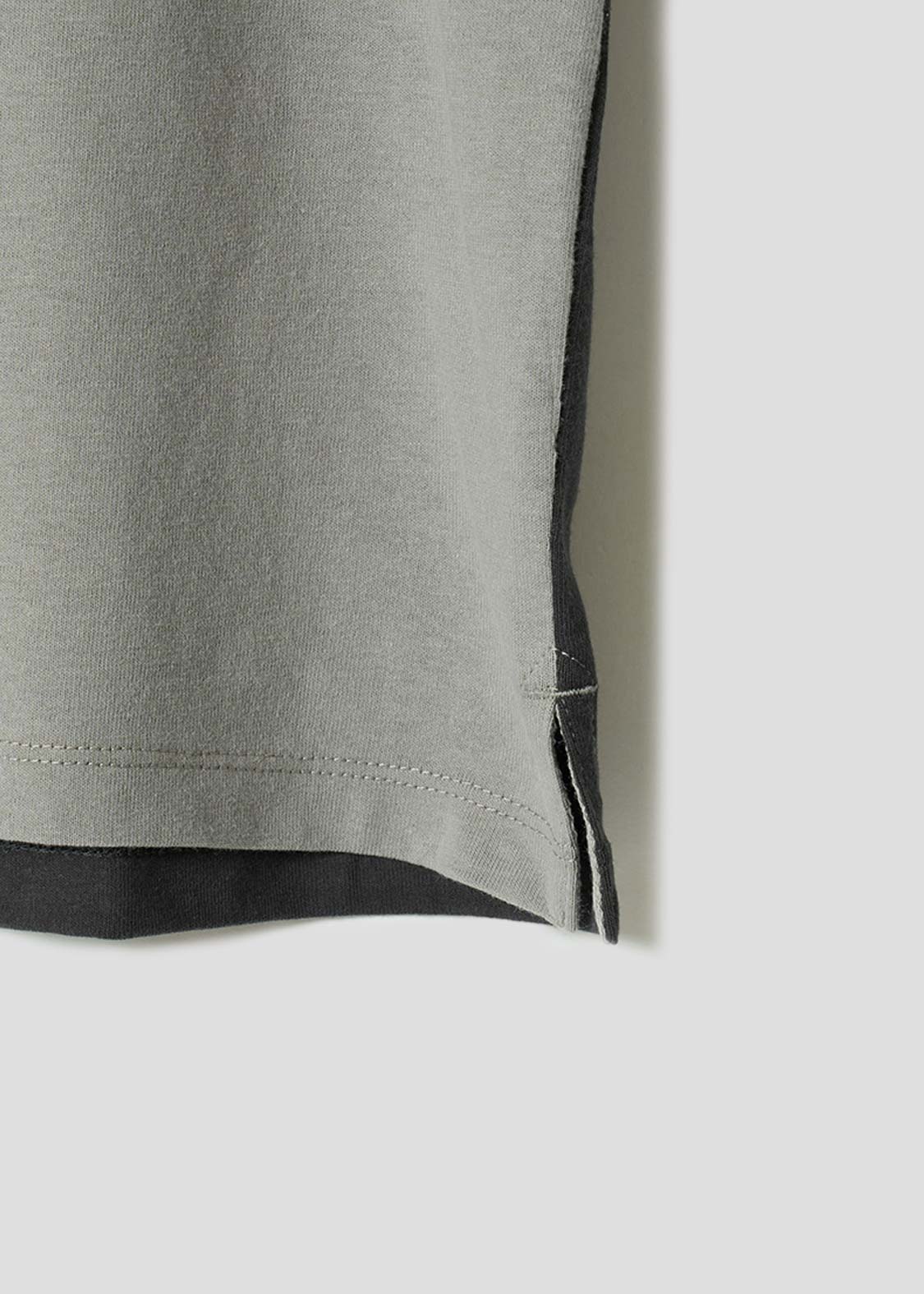 Beautiful Shadow | Hug Pocket Big T-Shirt - Image 5