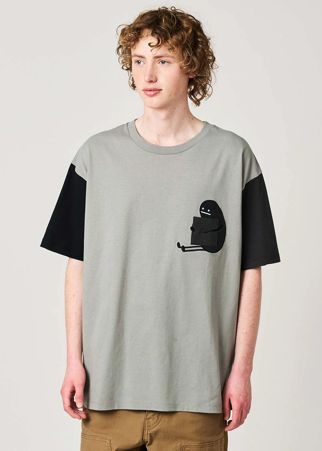 Beautiful Shadow | Hug Pocket Big T-Shirt - Image 7