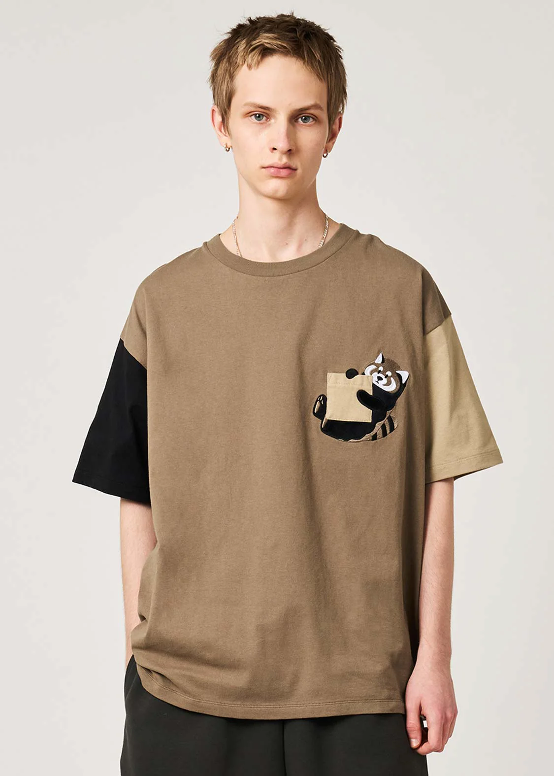 Ikaku | Hug Pocket Big T-Shirt - Image 6