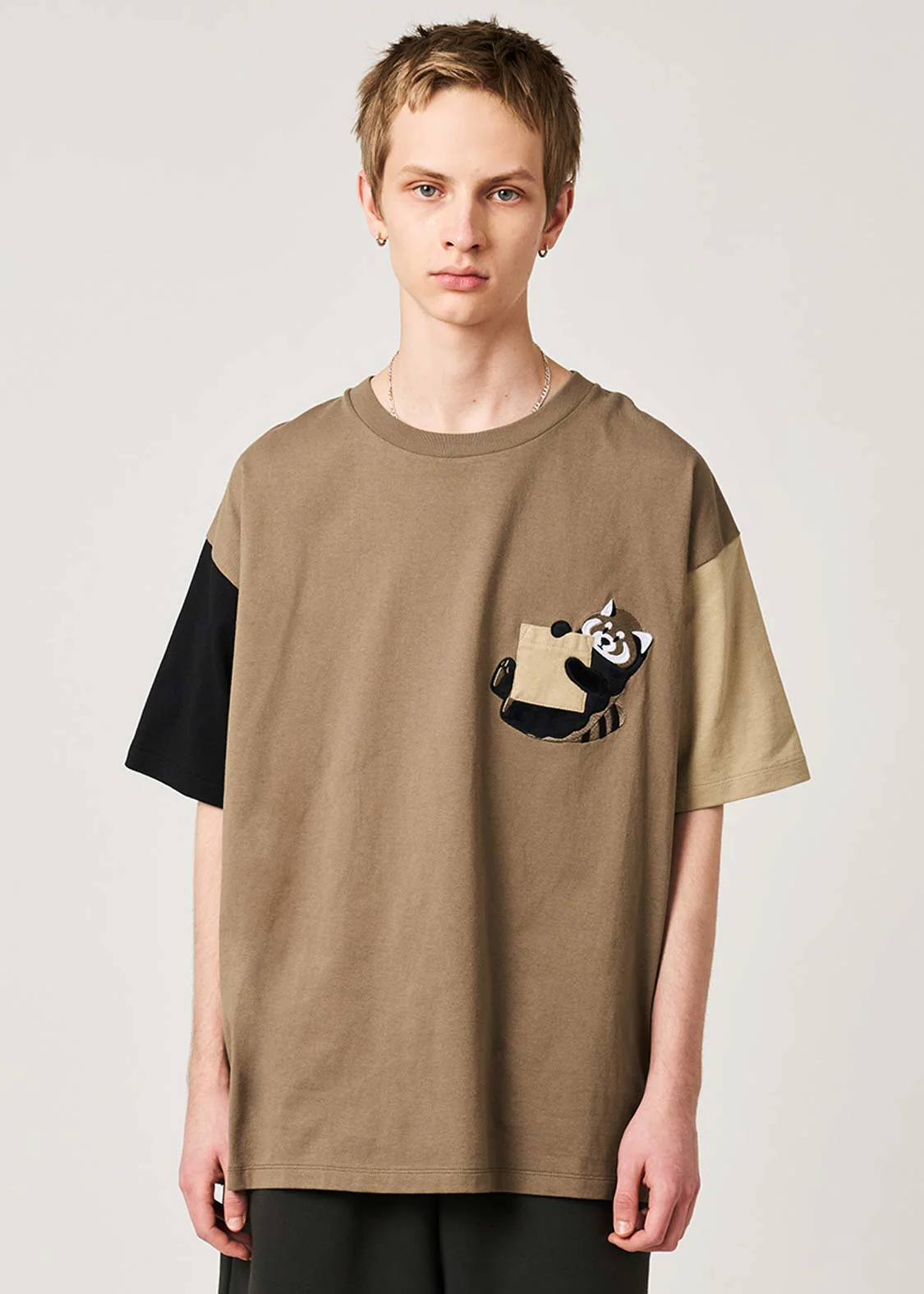 Ikaku | Hug Pocket Big T-Shirt - Image 7