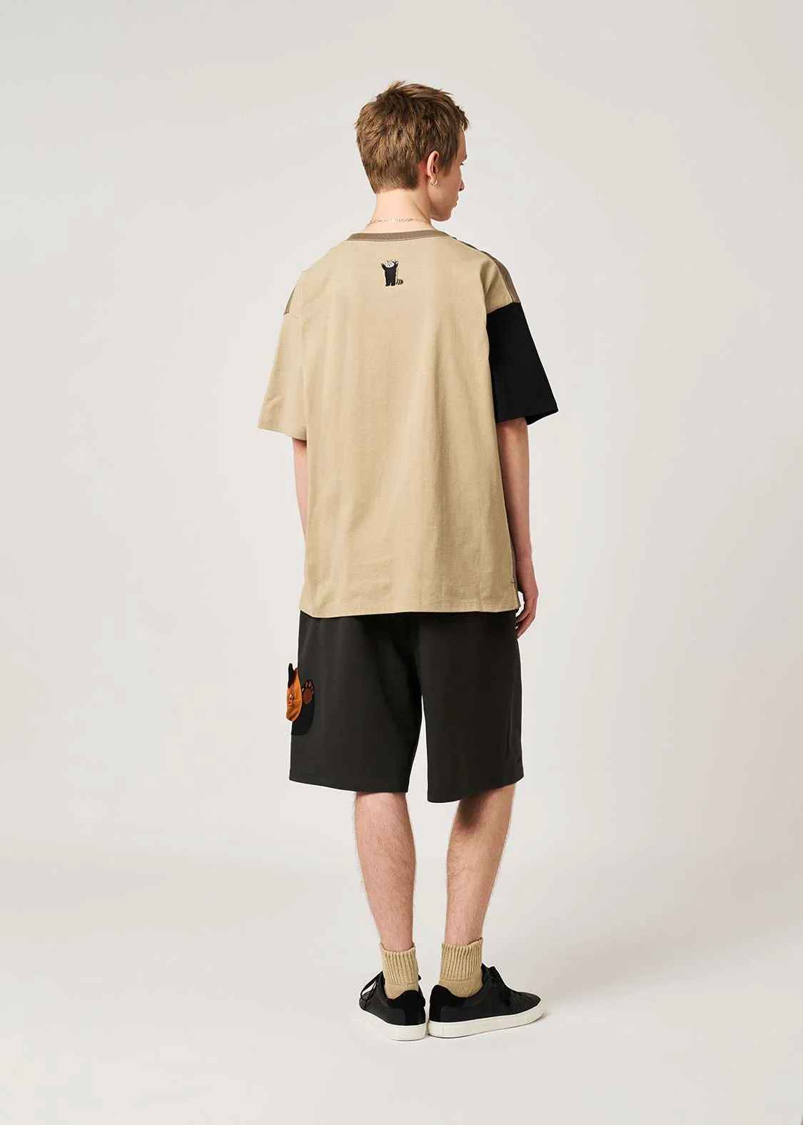 Ikaku | Hug Pocket Big T-Shirt - Image 8