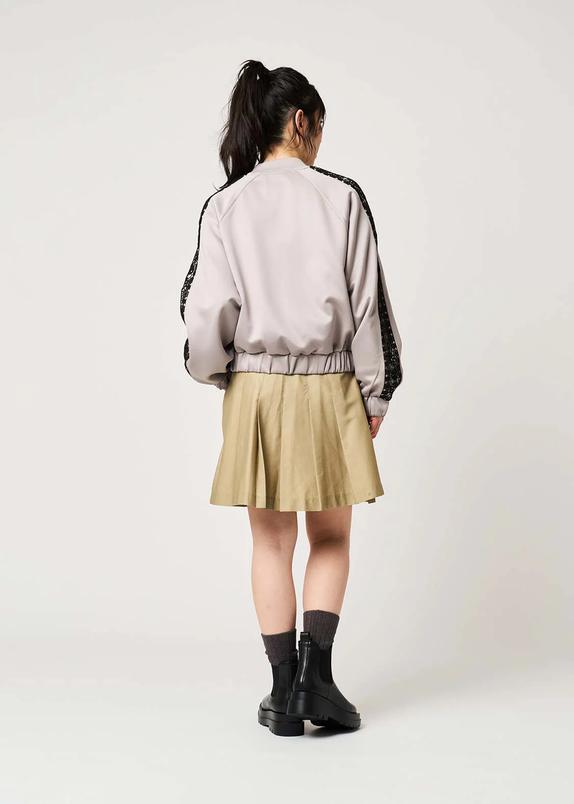Rolling Pandas Painting | Lace Short Blouson - Image 10