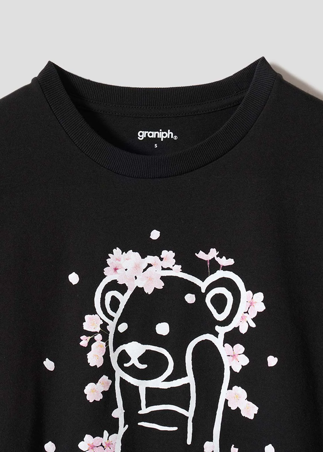 Control Bear Sakura Club Room | T-Shirt - Image 3