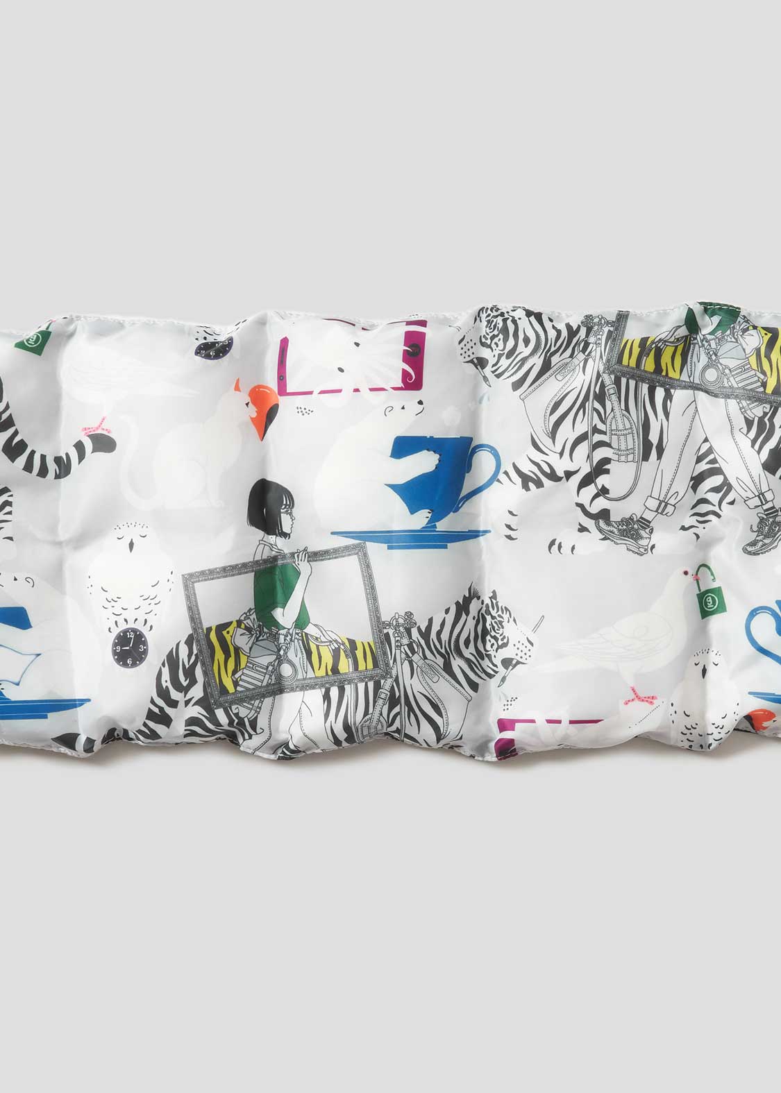 Yusuke Nakamura Down Muffler (Yusuke Nakamura_graniph pattern) - Image 5