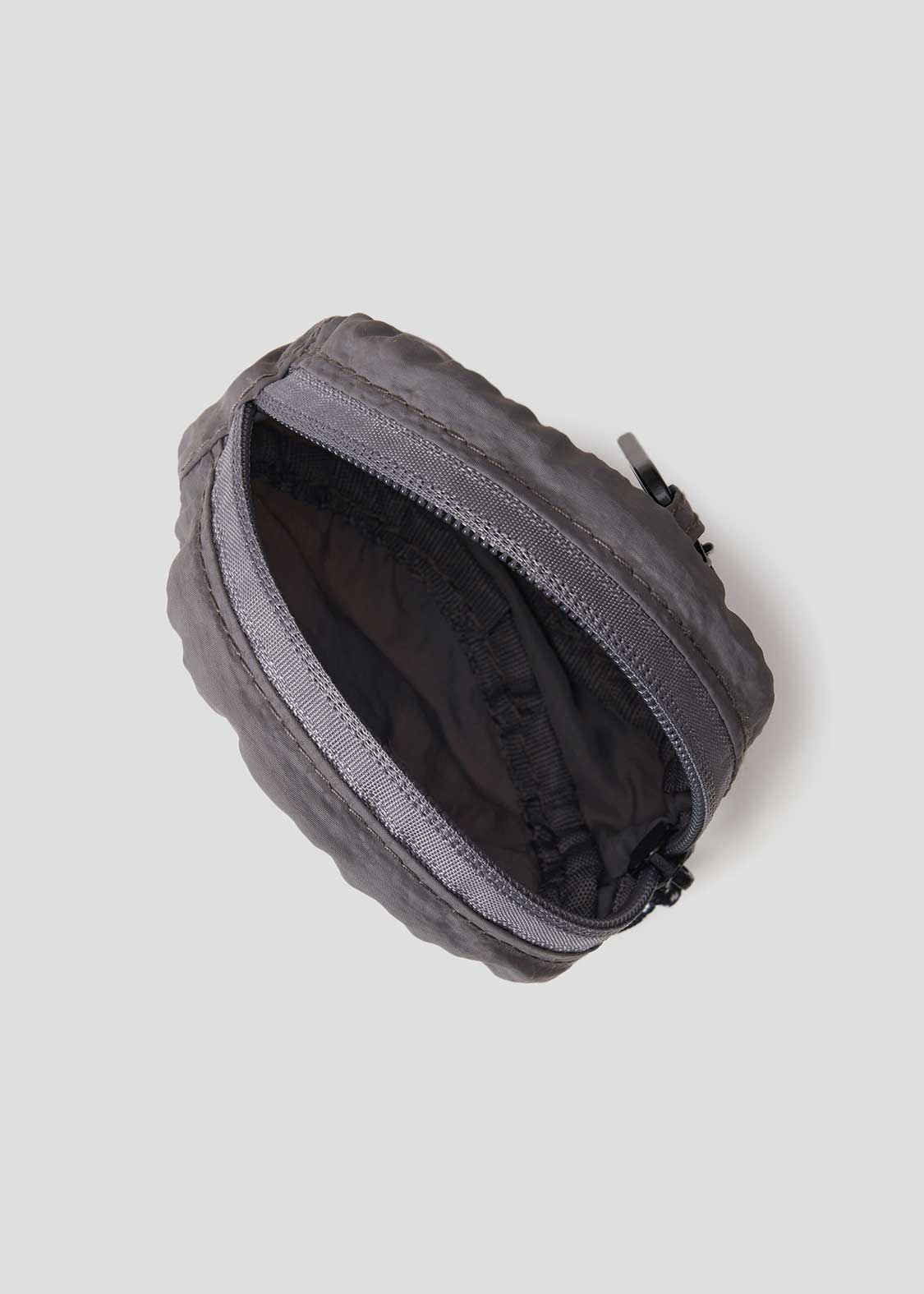 Circle Pouch (Nekokaburi Beautiful Shadow) - Image 9