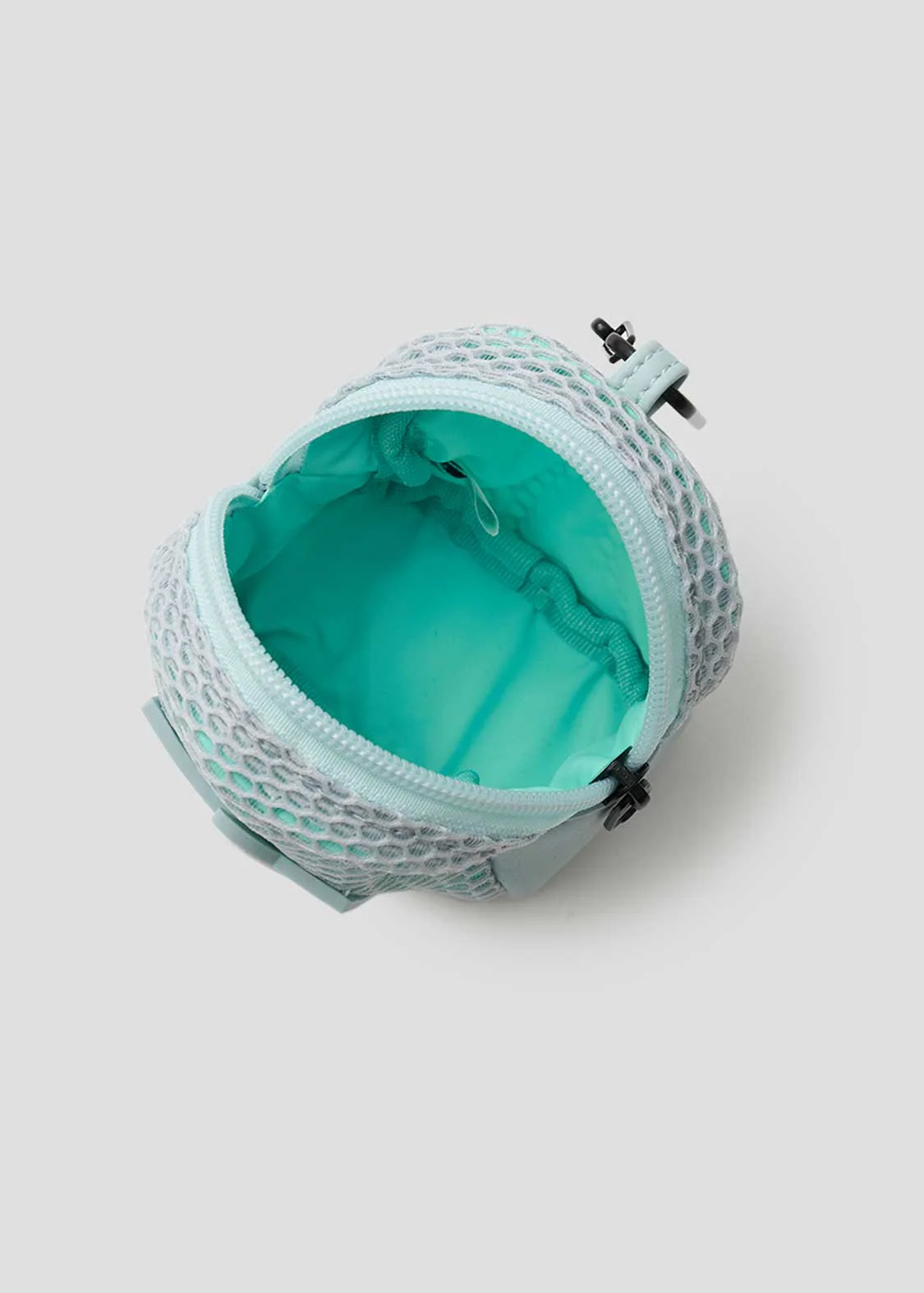 Icebonne B | Mesh Square Pouch - Image 8