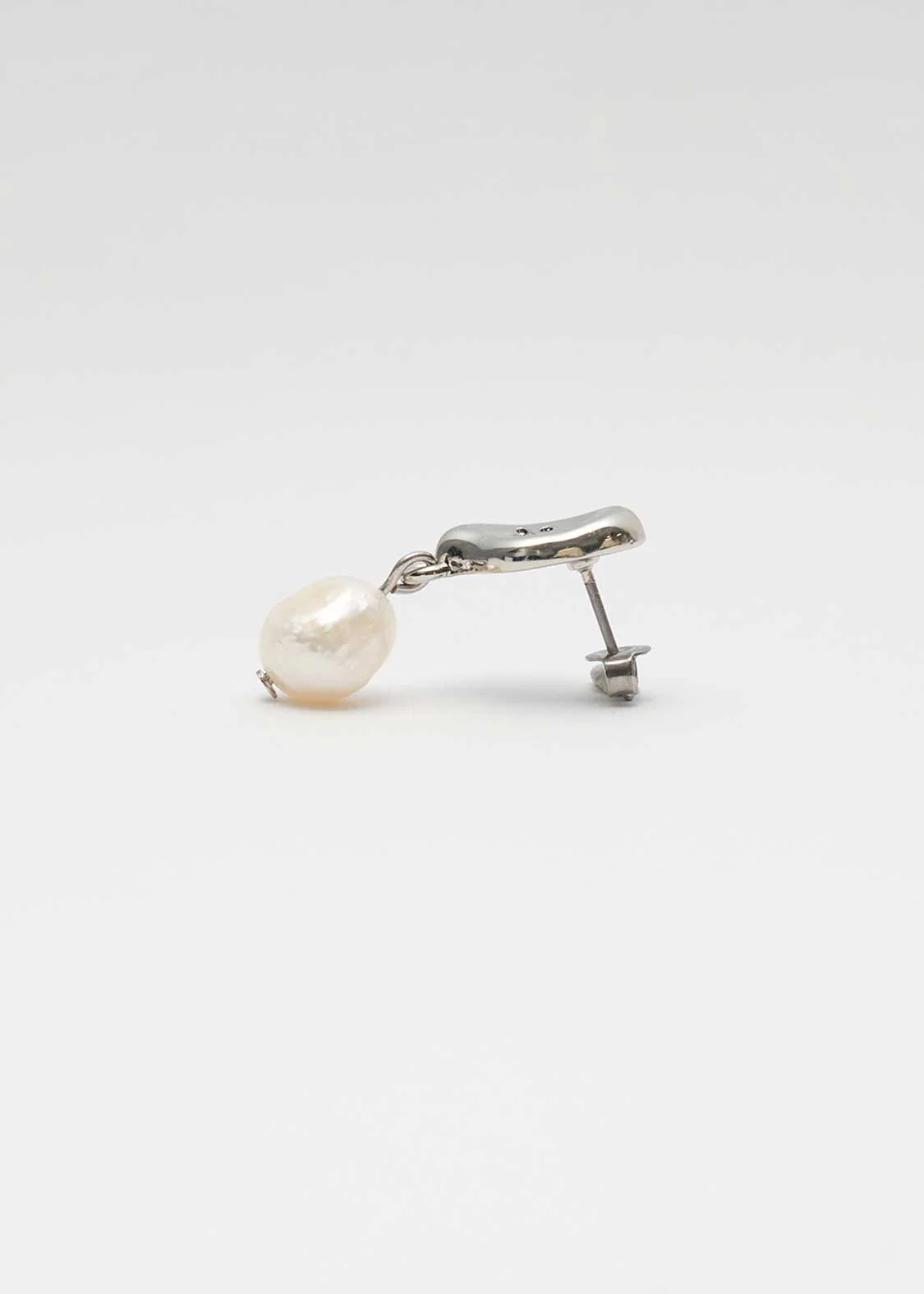 Beautiful Shadow Zoom D | Single Baroque Pearl Earrings - Image 3