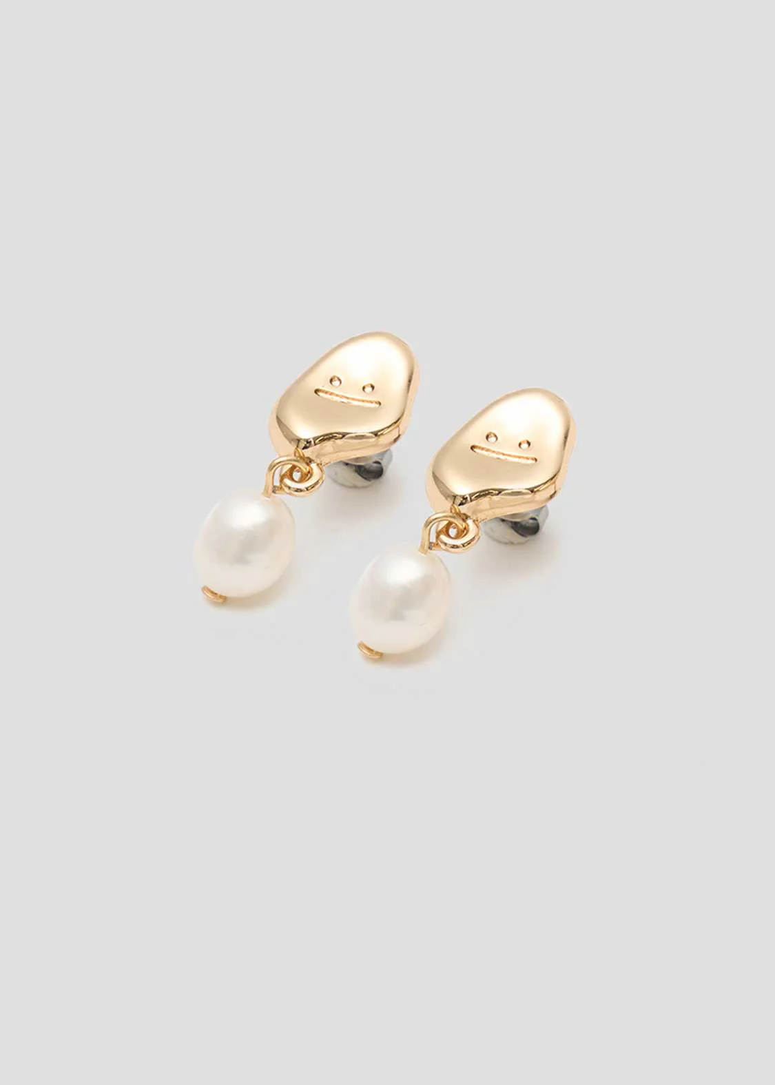 Beautiful Shadow Zoom C | Single Baroque Pearl Earrings