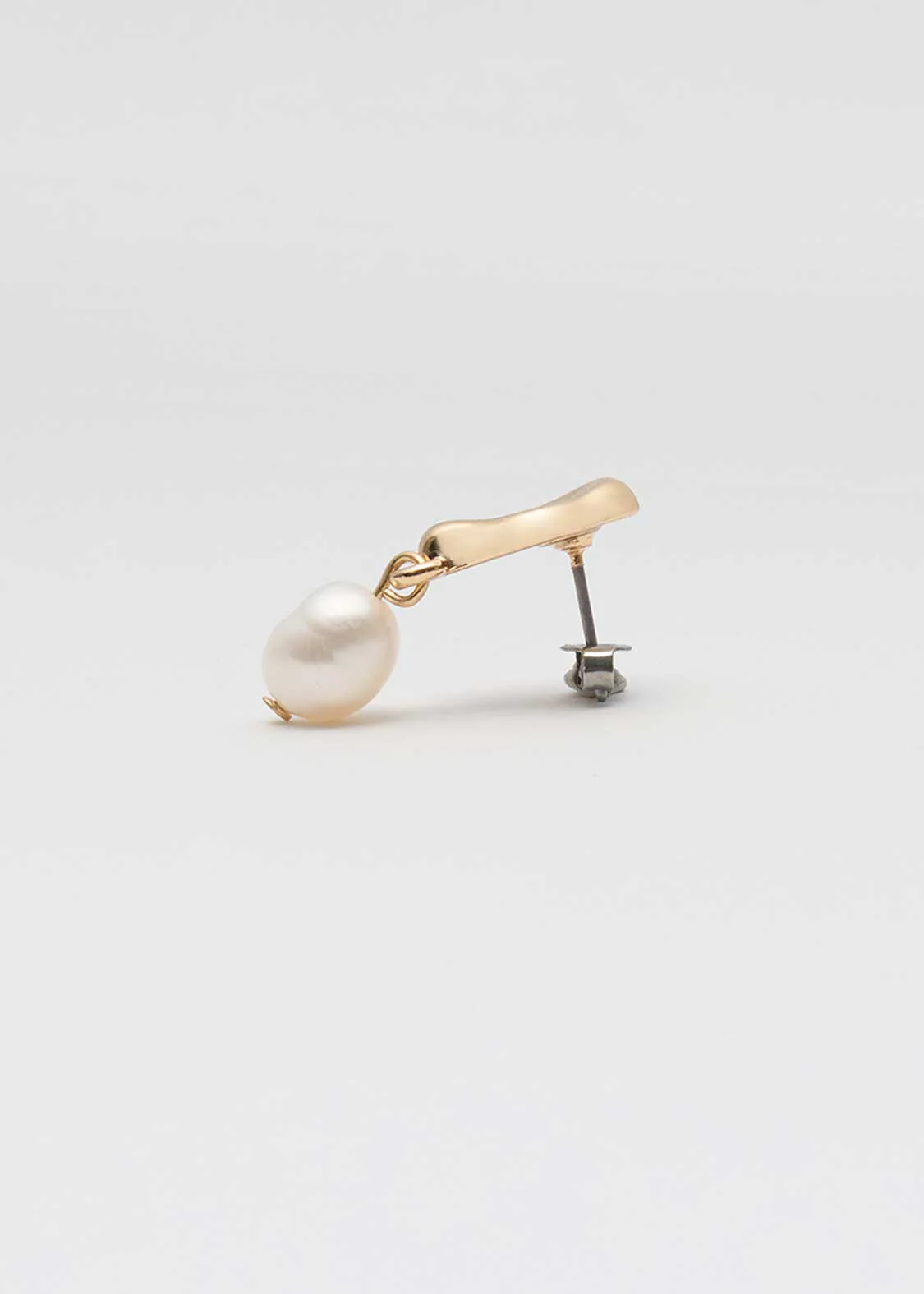 Beautiful Shadow Zoom C | Single Baroque Pearl Earrings - Image 3