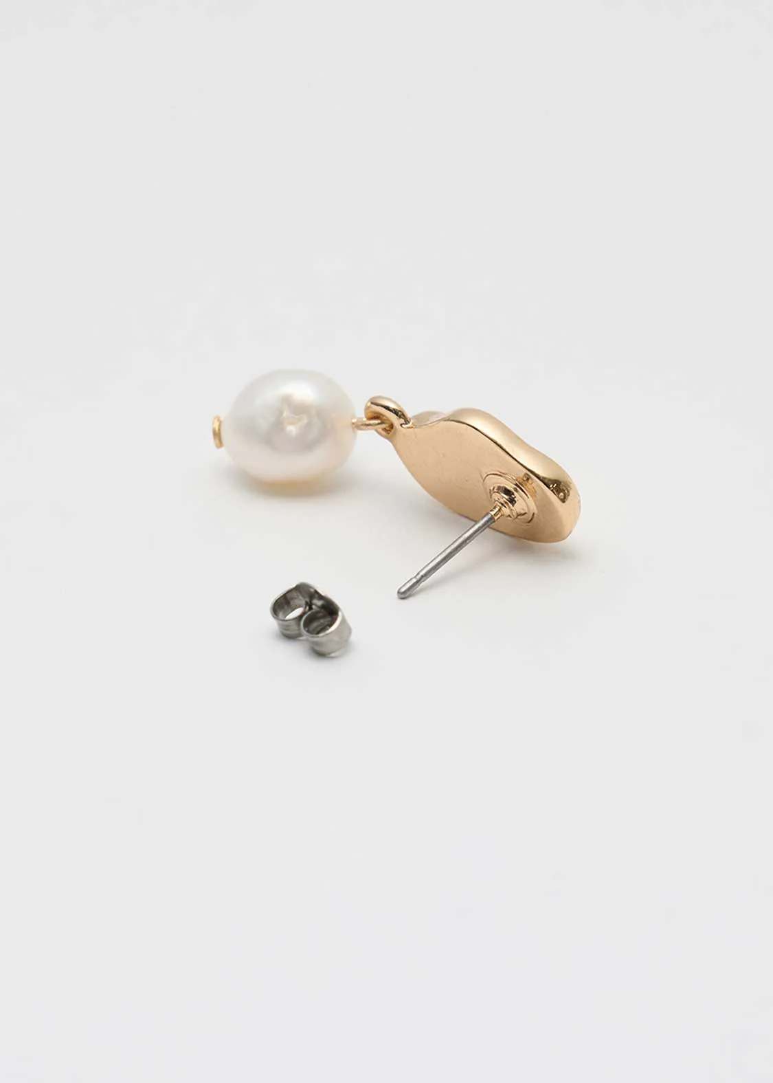 Beautiful Shadow Zoom C | Single Baroque Pearl Earrings - Image 4