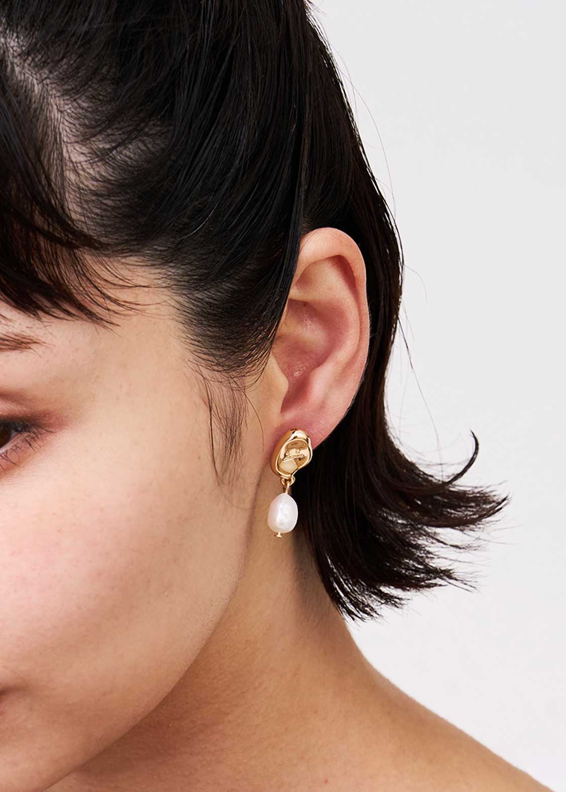 Beautiful Shadow Zoom C | Single Baroque Pearl Earrings - Image 9
