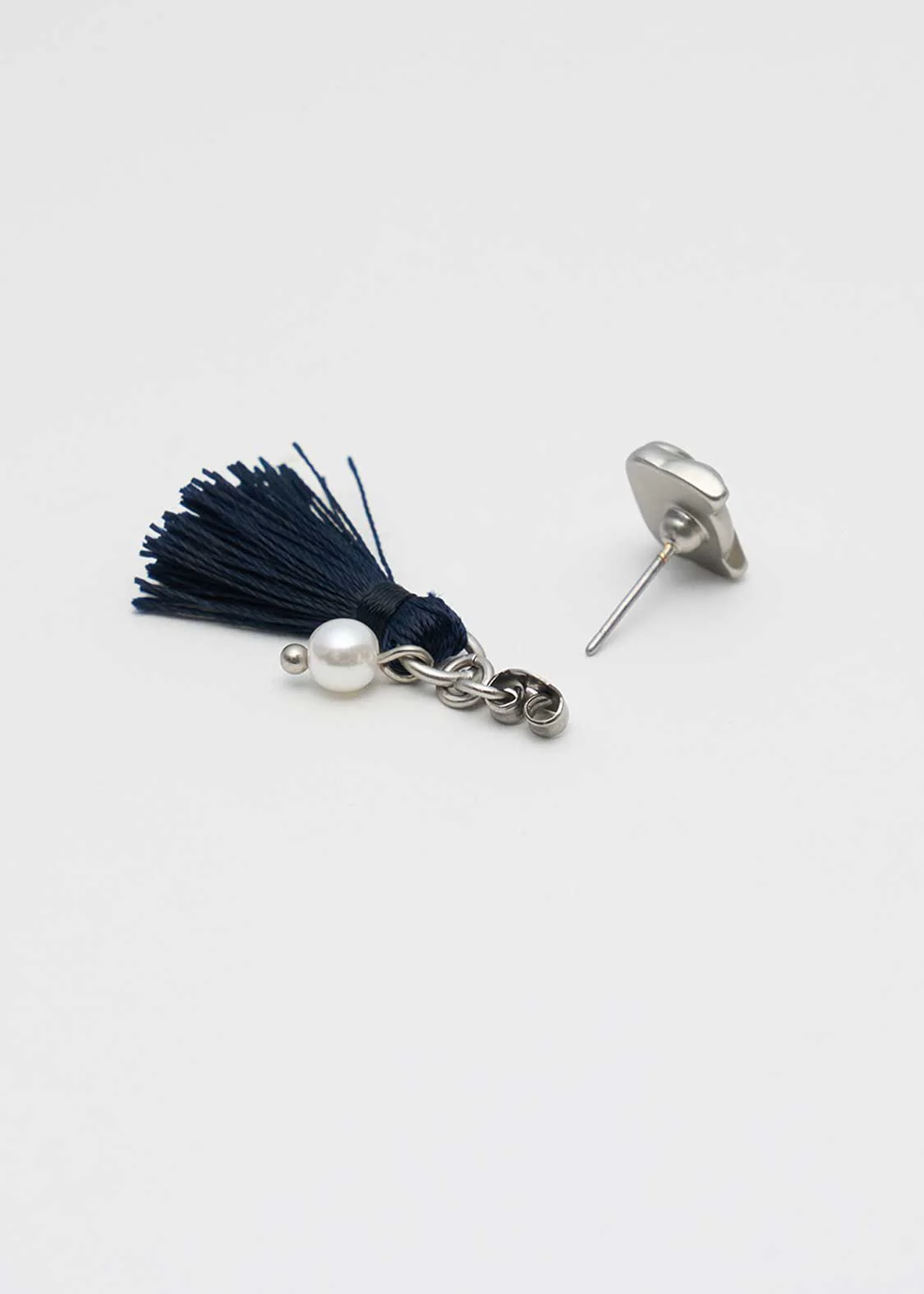 Ikaku B | Pearl Earrings - Image 5